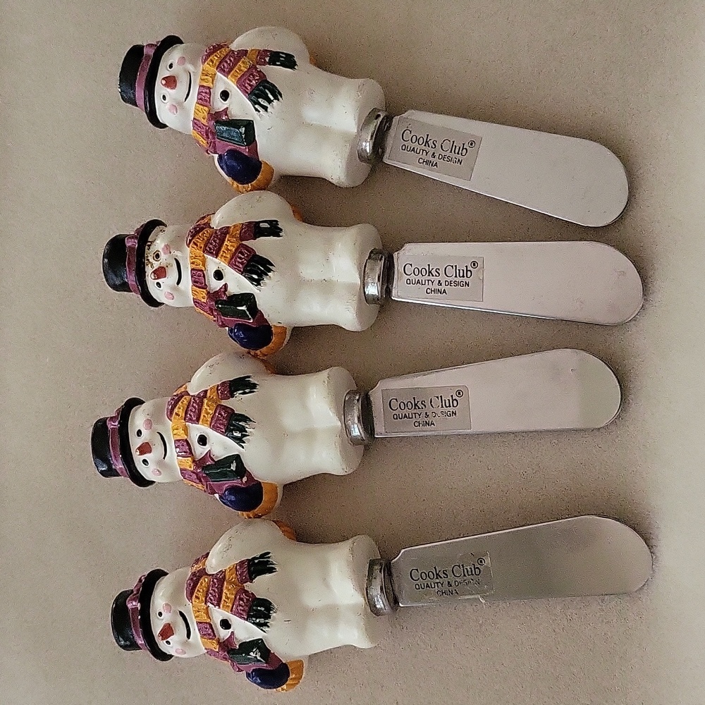 Christmas Snowmen Cooks Club Butter Knives - Picture 9 of 16